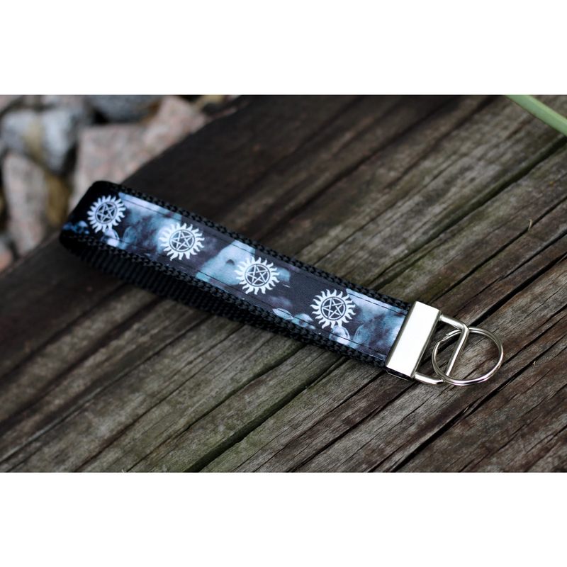 Supernatural Keychain Wristlet Clip Pentagram Witchy Fan Gift Sam & Dean 